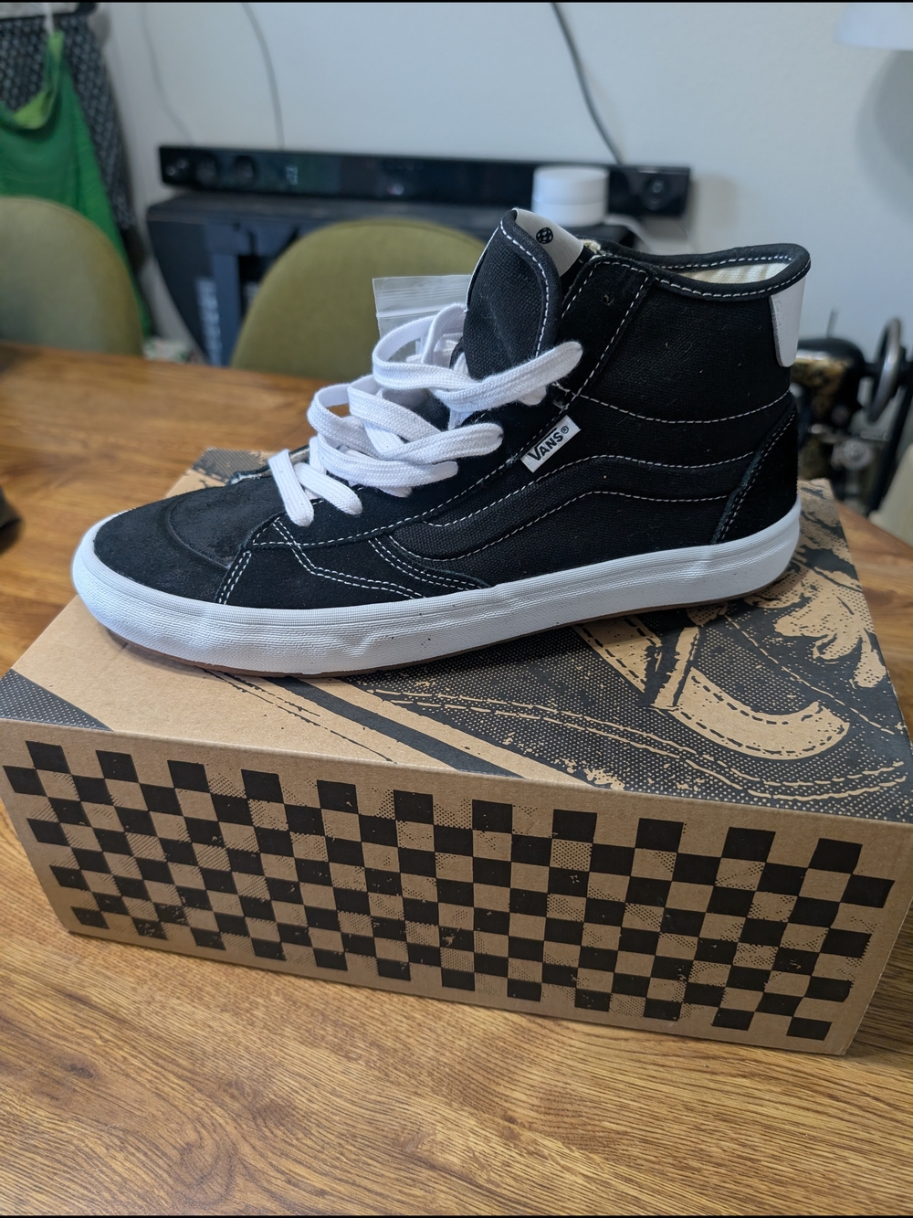 Vans The Lizzie Skate Shoes - Black/White - Women's 10 - New in Box